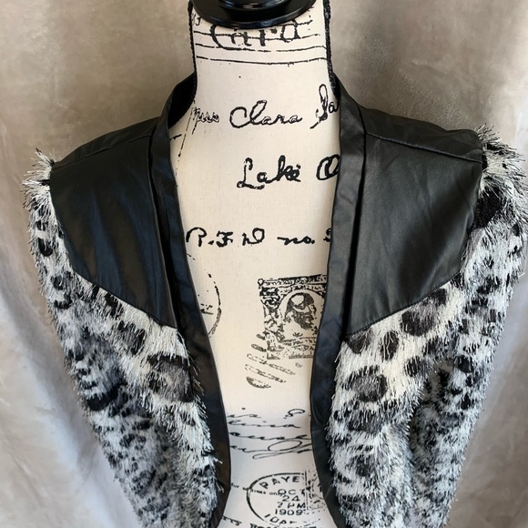 Extra Belleza Faux Leather Trim Animal Print Jacket Fashion M - Picture 2 of 16
